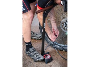 Bomba Ar De Bicicleta Zefal Profil Max FP60 Z-Switch 160 PSI