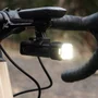 Kit Farol de Bicicleta Knog Blinder USB 1300 Lúmens + Sinalizador Traseiro Cobber 270 Lúmens