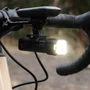 Kit Farol de Bicicleta Knog Blinder USB 1300 Lúmens + Sinalizador Traseiro Plus USB 20 Lúmens